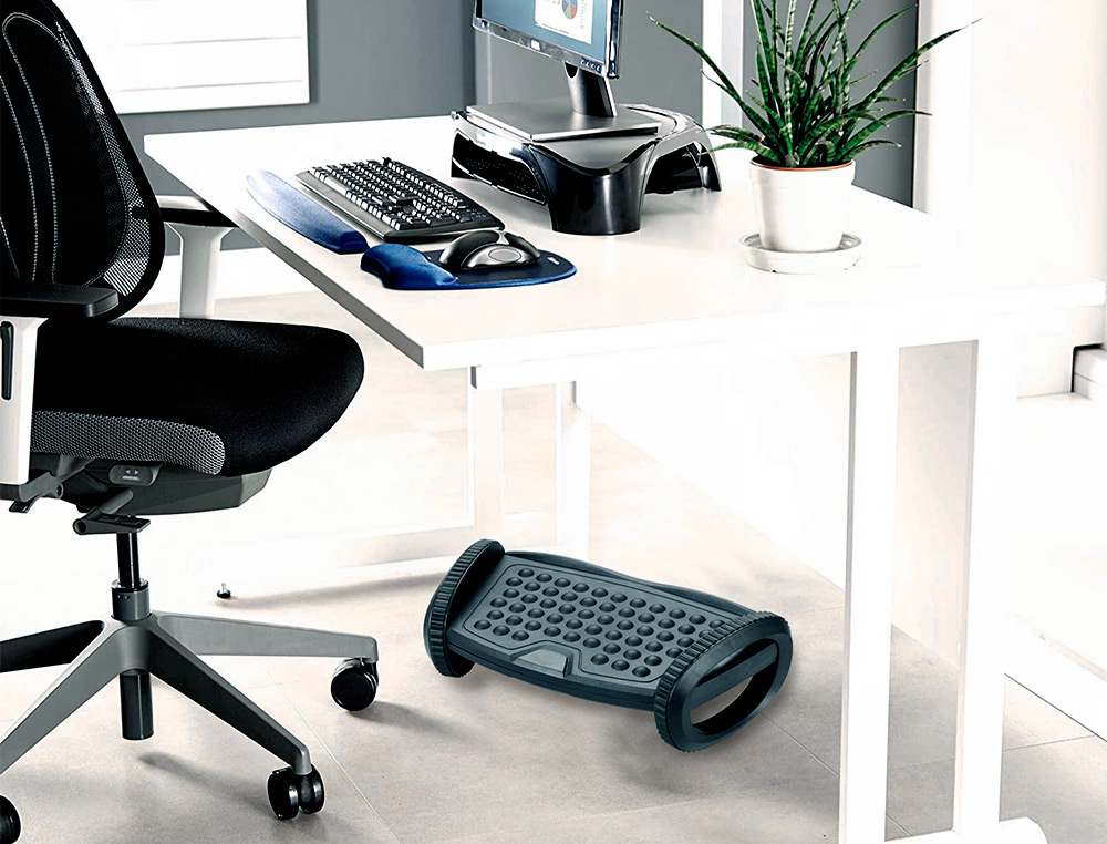 REPOSE-PIEDS PLASTIQUE Q-CONNECT AJUSTABLE AVEC FONCTION DE BALANCEMENT 417X225X135MM