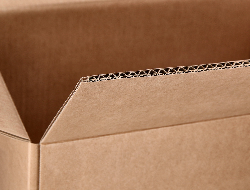 CAISSE AMERICAINE Q-CONNECT AVEC POIGNEES CARTON RECYCLE CANNELURE 5MM 600X400X290MM COLORIS KRAFT
