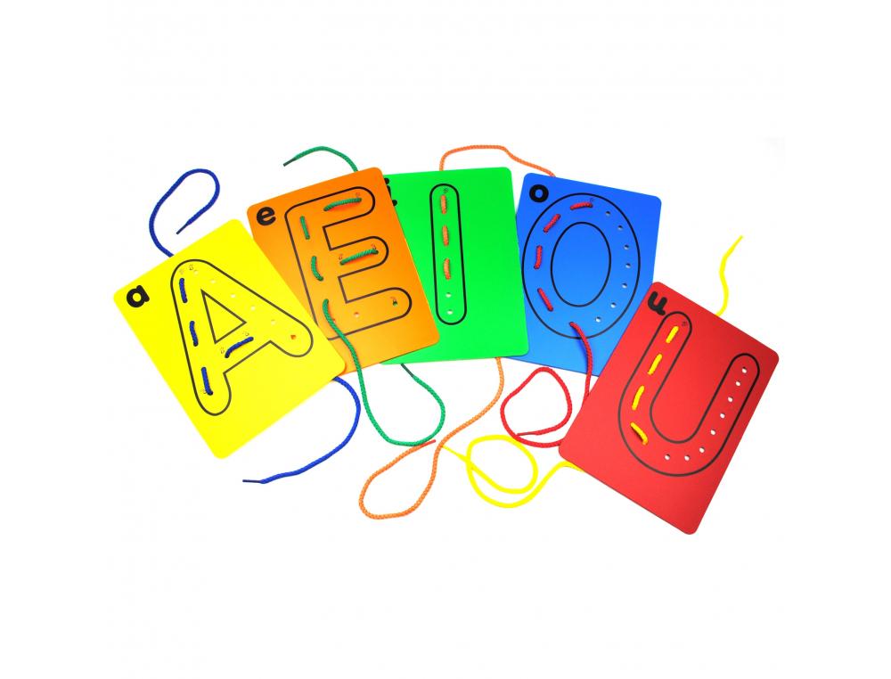 LETTRES MAJUSCULE A TISSER HENBEADE A - Z EN PLASTIQUE   LAVABLE 26 CARTES 10 LACETS   COLORIS ASSORTIS